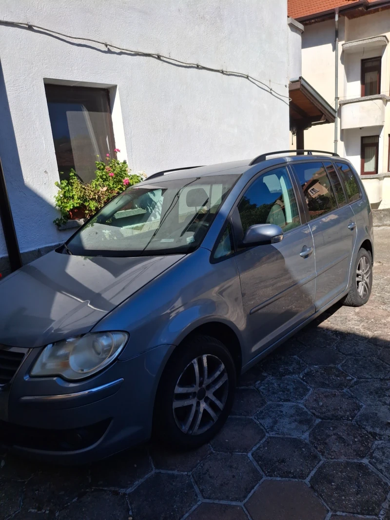 VW Touran, снимка 4 - Автомобили и джипове - 52891381