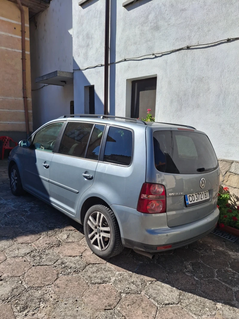 VW Touran, снимка 2 - Автомобили и джипове - 52891381