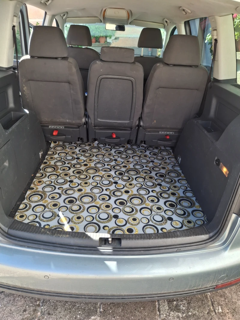 VW Touran, снимка 6 - Автомобили и джипове - 52891381