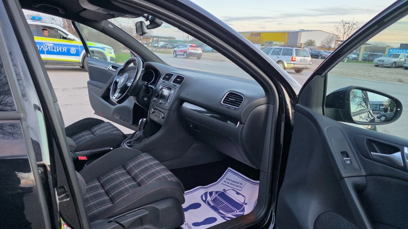VW Golf GTI/НА КОЛЕДНА ЦЕНА, снимка 14 - Автомобили и джипове - 52842931