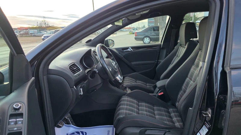 VW Golf GTI/НА КОЛЕДНА ЦЕНА, снимка 11 - Автомобили и джипове - 52842931
