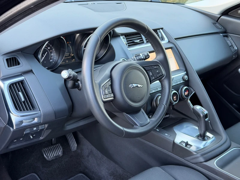 Jaguar E-pace 2.0d-AWD-4X4-АВТОМАТ-9АТ-НАВИ-КАМЕРА-УНИКАТ-93Х.КМ, снимка 10 - Автомобили и джипове - 53157465