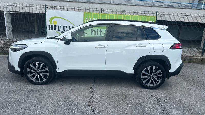 Toyota Corolla Cross 2.0 Hybrid Executive Plus 4x4, снимка 4 - Автомобили и джипове - 53562613