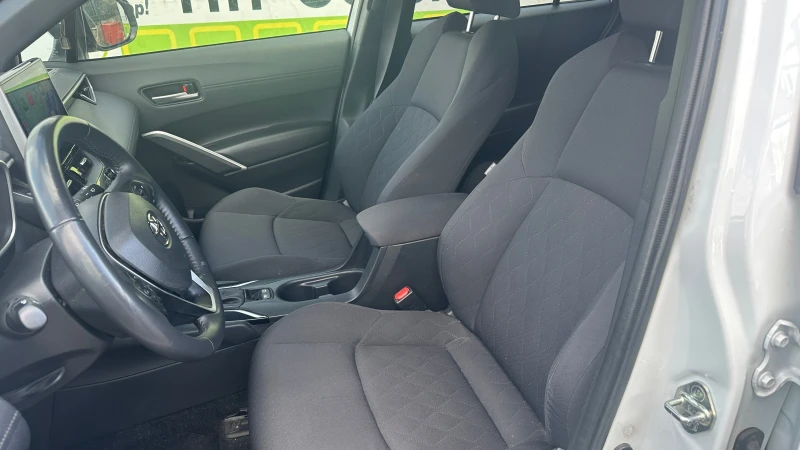 Toyota Corolla Cross 2.0 Hybrid Executive Plus 4x4, снимка 8 - Автомобили и джипове - 53562613