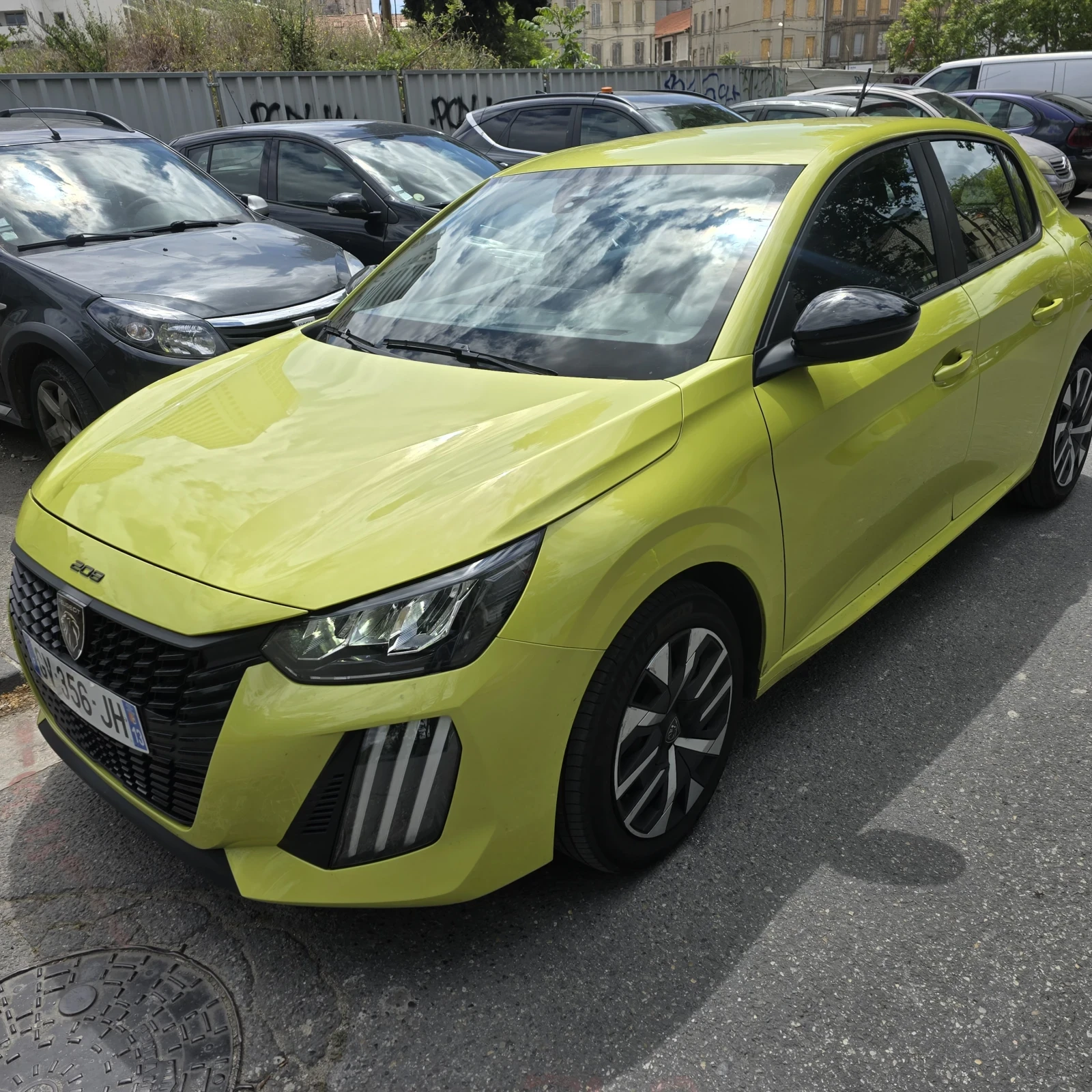 Peugeot 208  - изображение 2