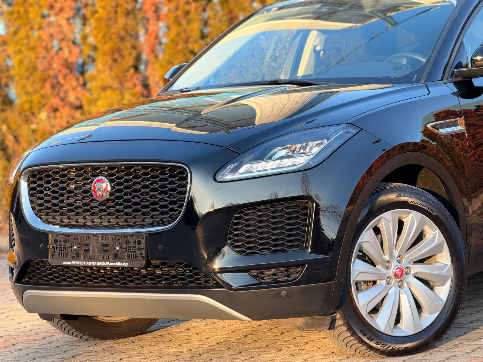 Jaguar E-pace 2.0d-AWD-4X4-АВТОМАТ-9АТ-НАВИ-КАМЕРА-УНИКАТ-93Х.КМ - изображение 2