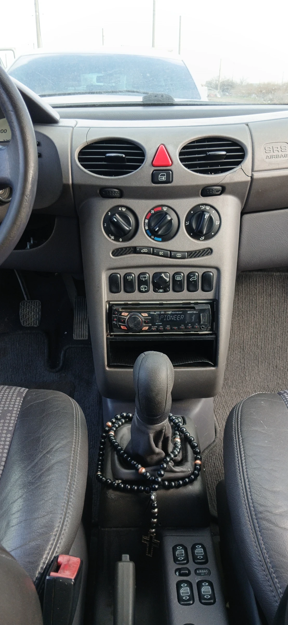 Mercedes-Benz A 160 Бензин, снимка 13 - Автомобили и джипове - 53950398