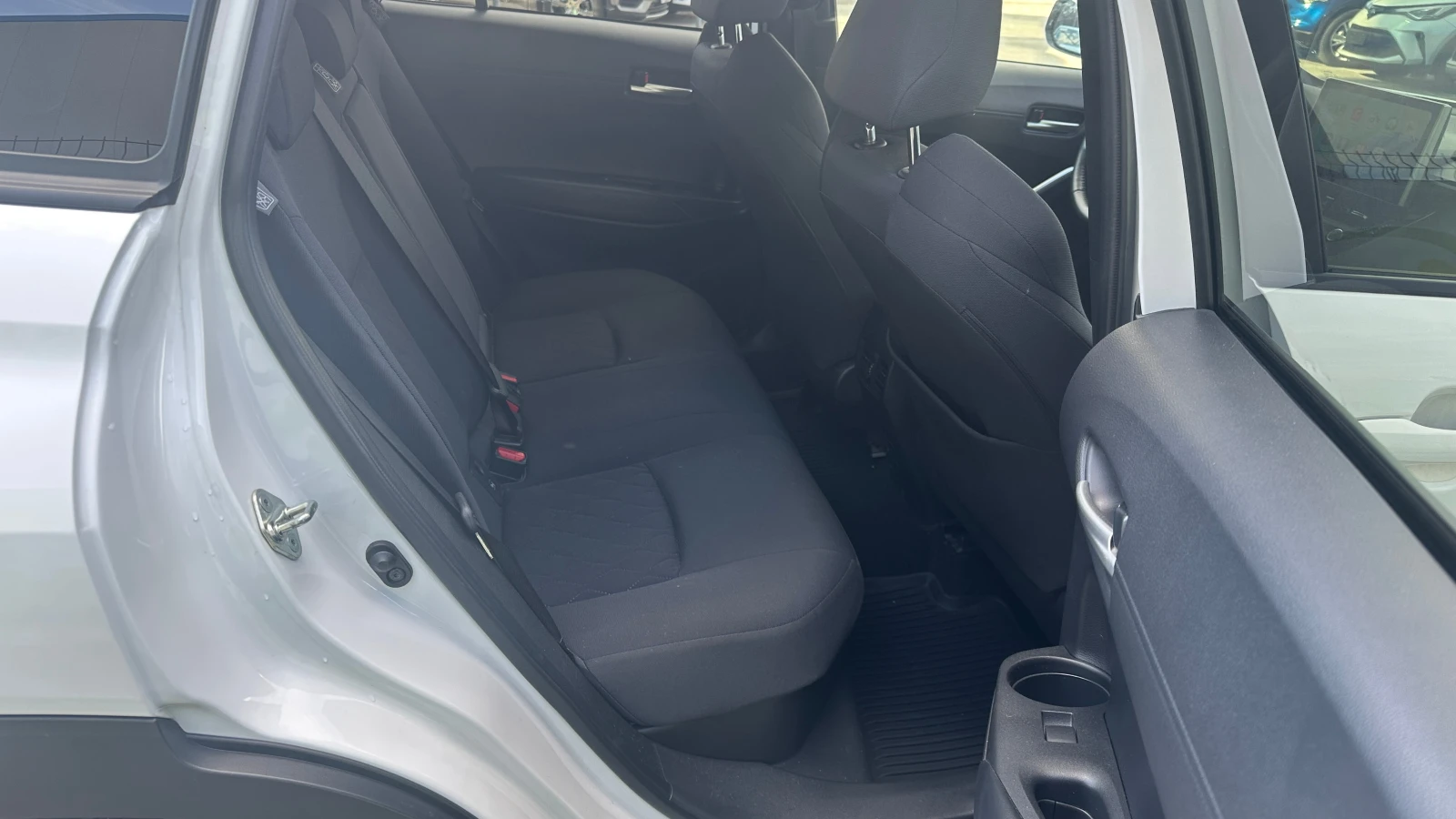 Toyota Corolla Cross 2.0 Hybrid Executive Plus 4x4 - изображение 9