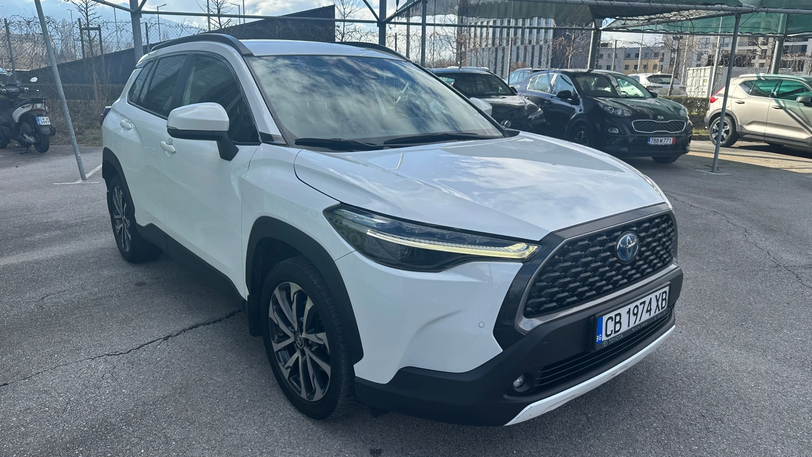 Toyota Corolla Cross 2.0 Hybrid Executive Plus 4x4 - изображение 2