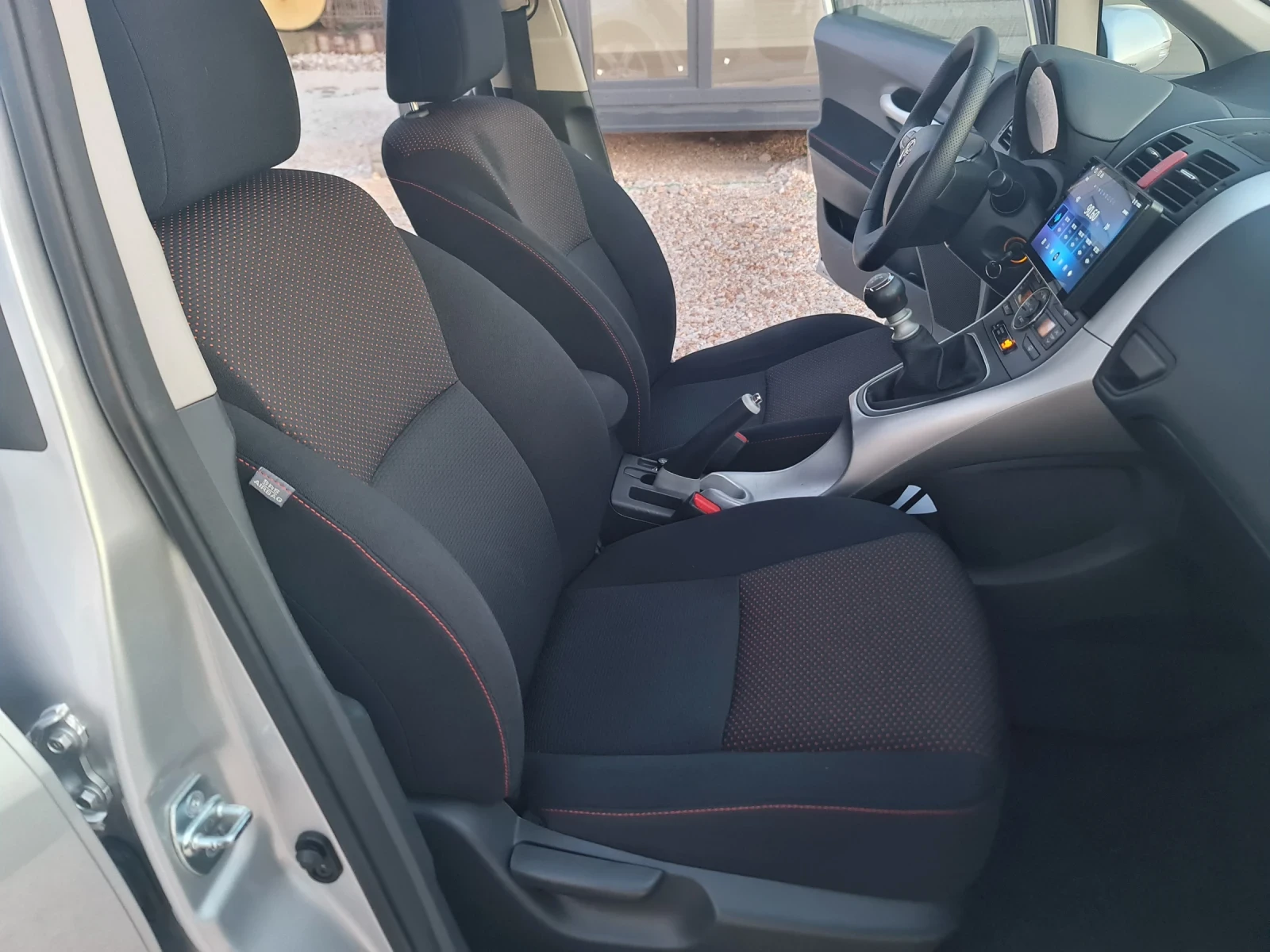 Toyota Auris 1.6 VVTI FaceLift Navi Evro 5, снимка 8 - Автомобили и джипове - 53854168