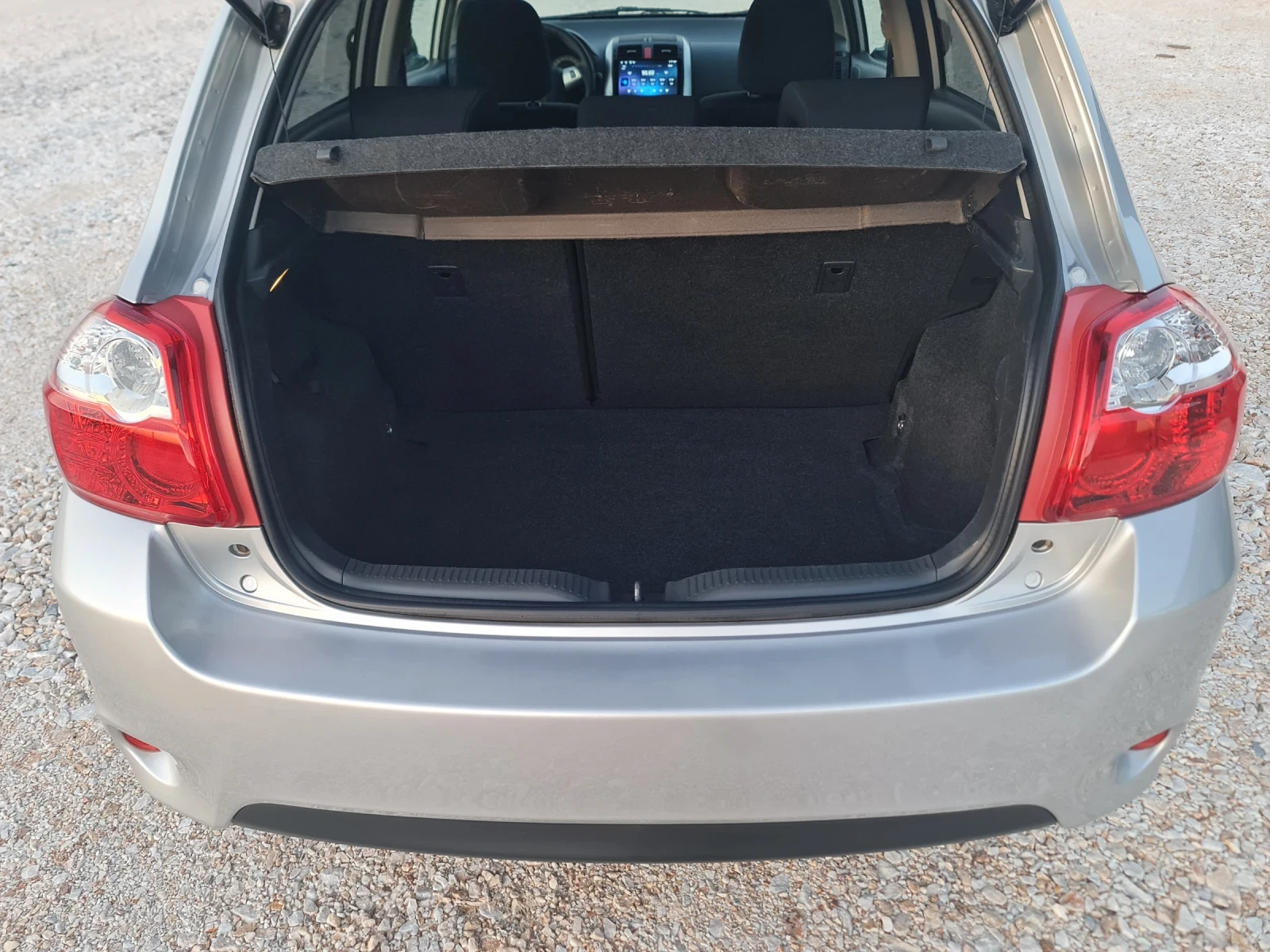 Toyota Auris 1.6 VVTI FaceLift Navi Evro 5, снимка 10 - Автомобили и джипове - 53854168