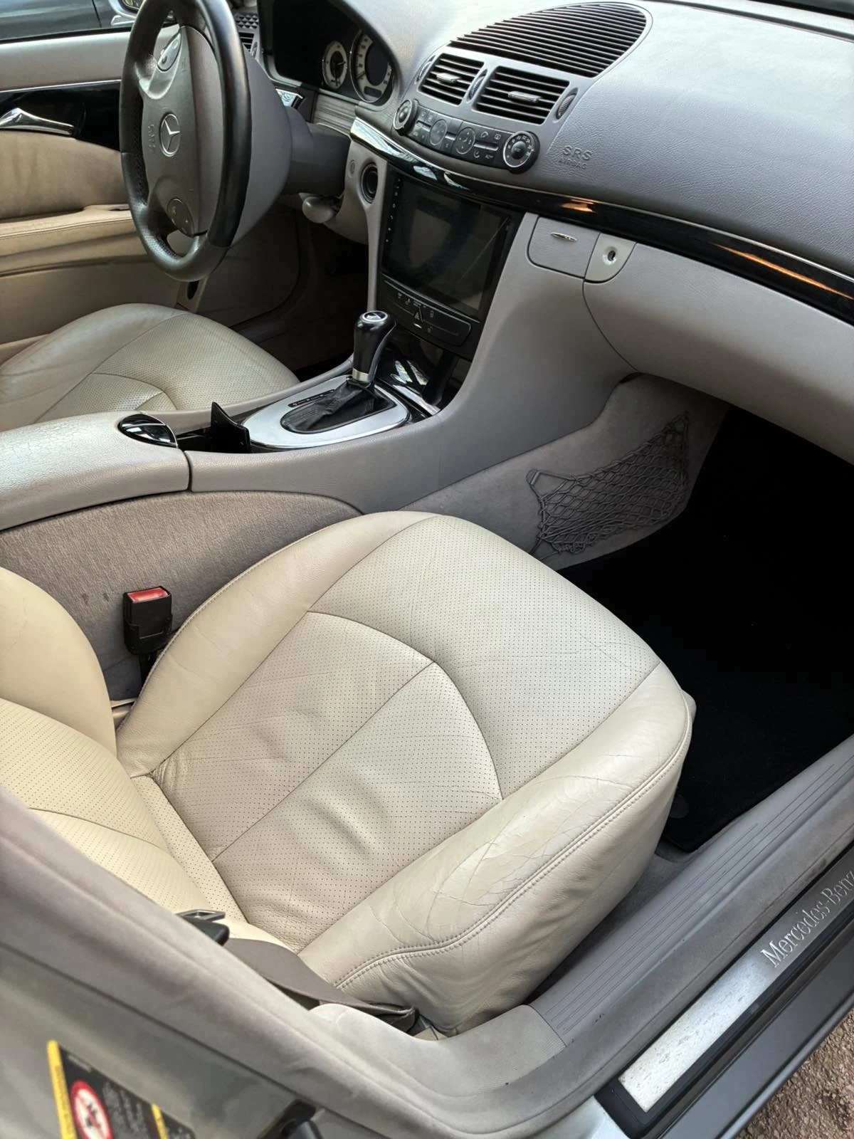 Mercedes-Benz E 270, снимка 9 - Автомобили и джипове - 54166736