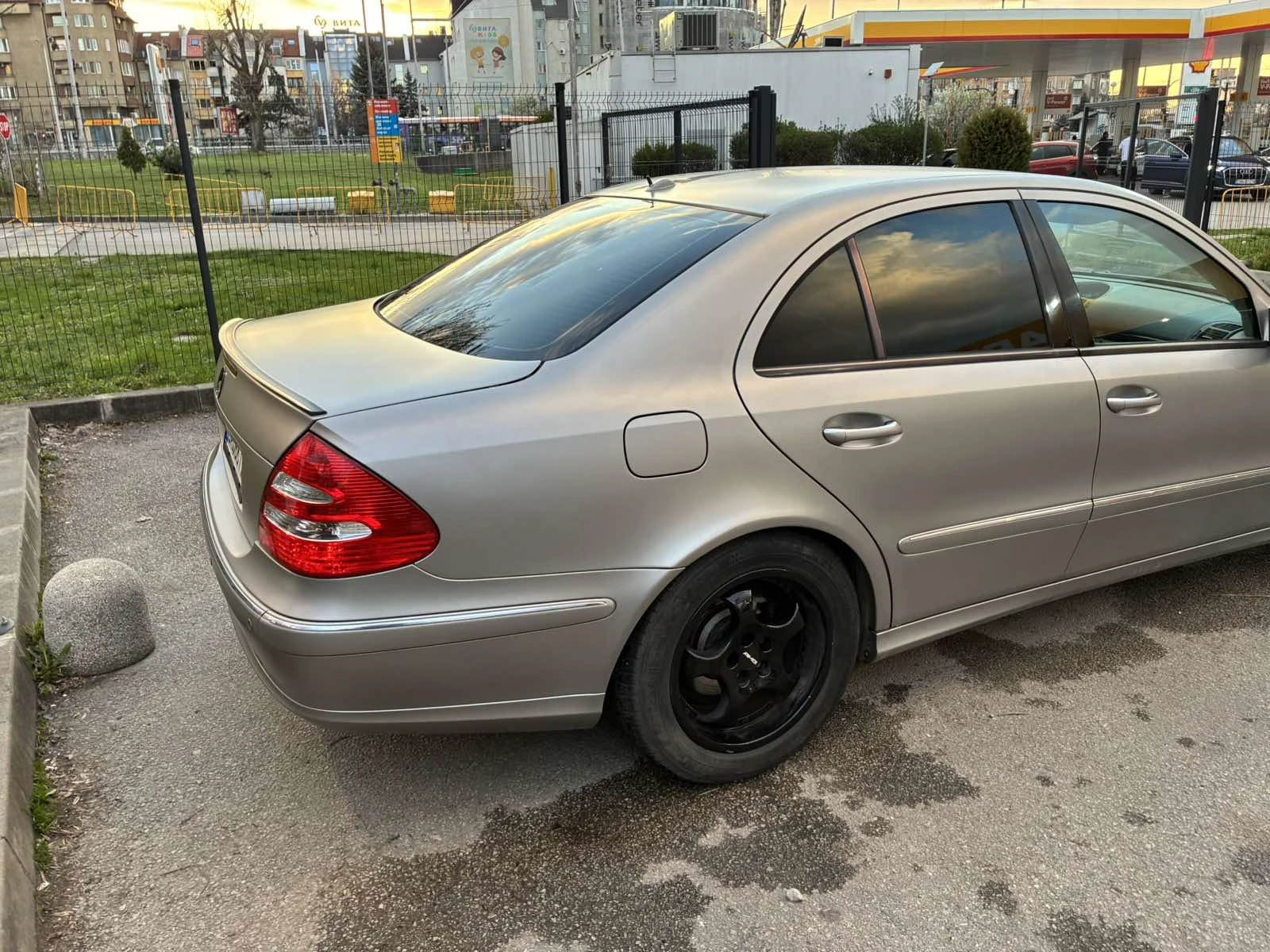 Mercedes-Benz E 270, снимка 7 - Автомобили и джипове - 54166736