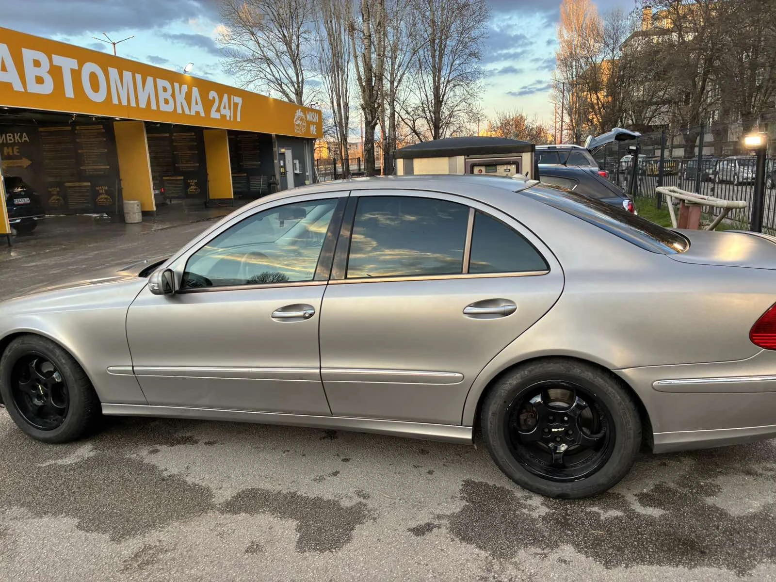Mercedes-Benz E 270, снимка 12 - Автомобили и джипове - 54166736