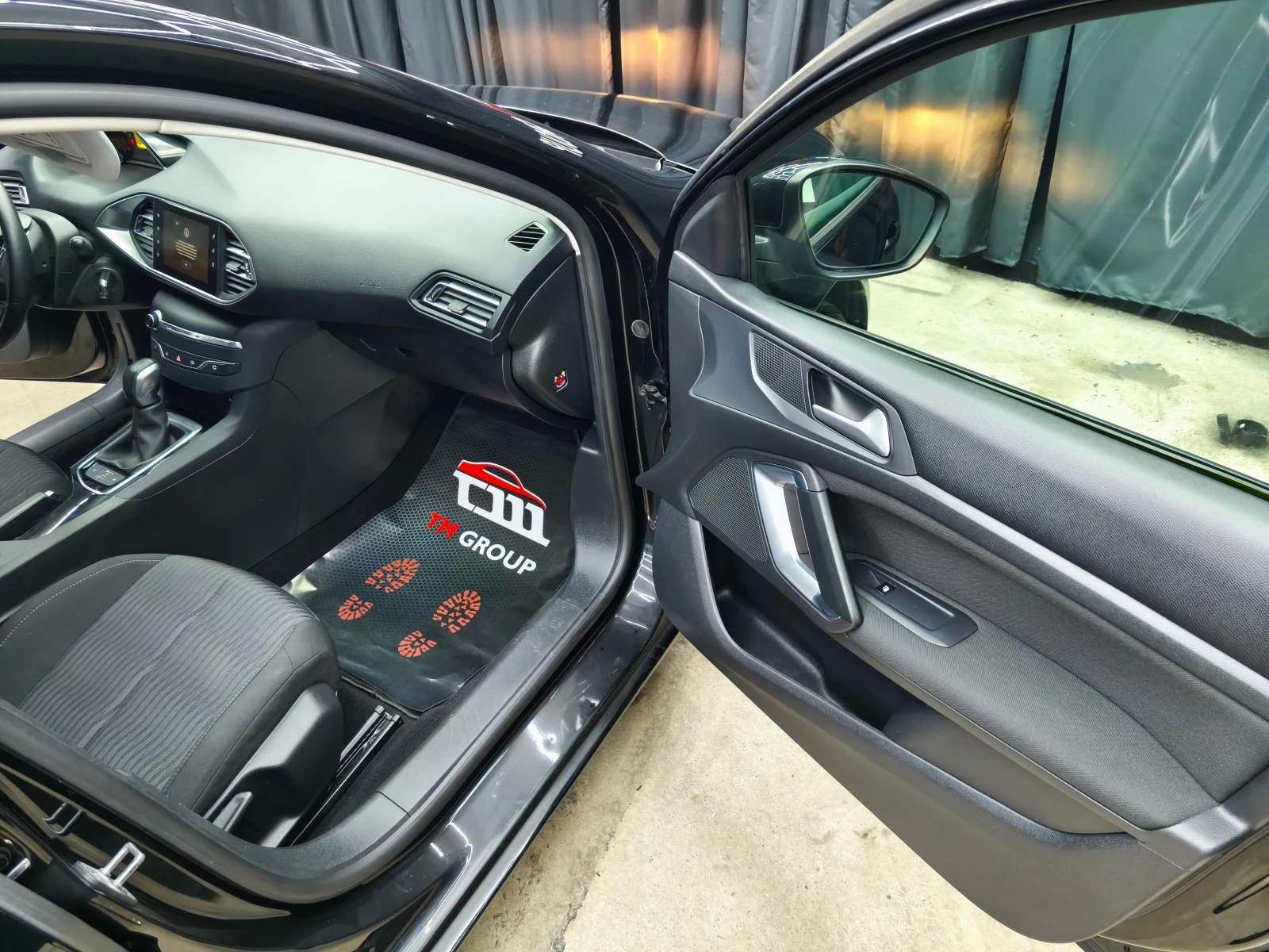 Peugeot 308 1.5BlueHDI Automatic E6, снимка 14 - Автомобили и джипове - 54291240