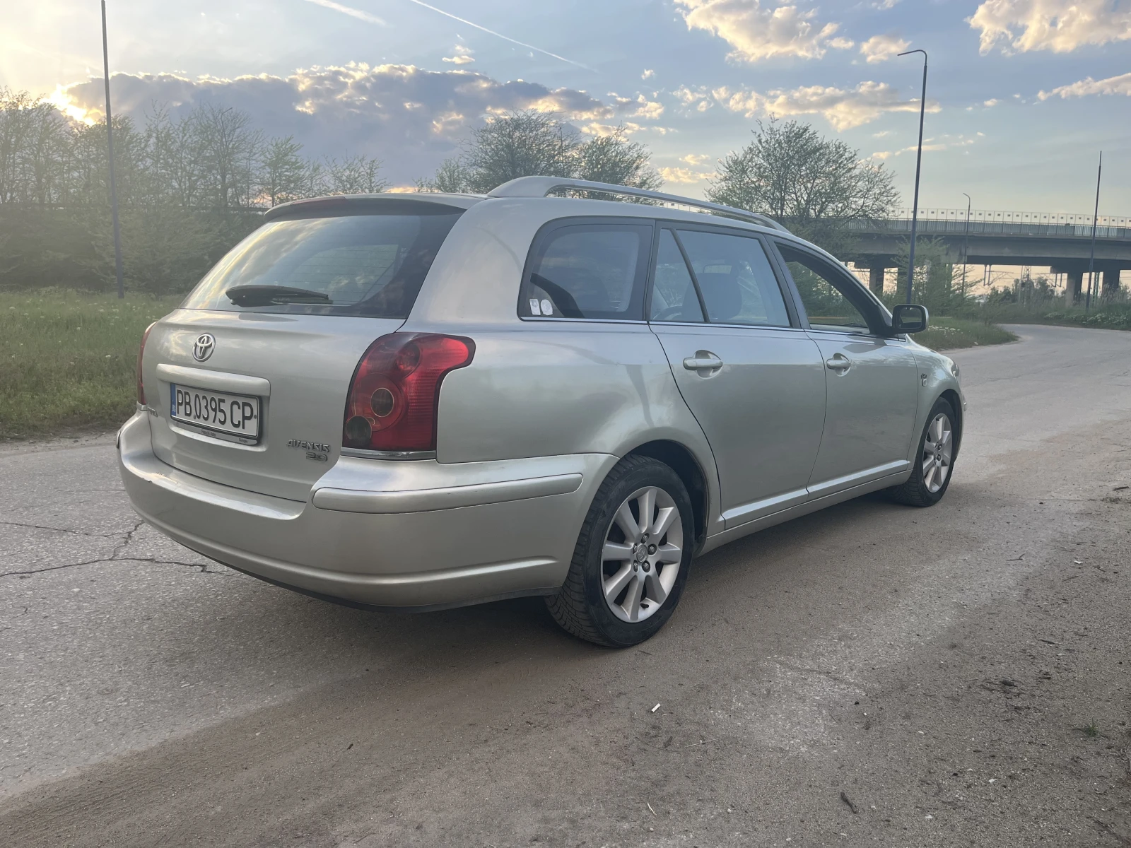 Toyota Avensis D4D 116кс., снимка 7 - Автомобили и джипове - 54347356