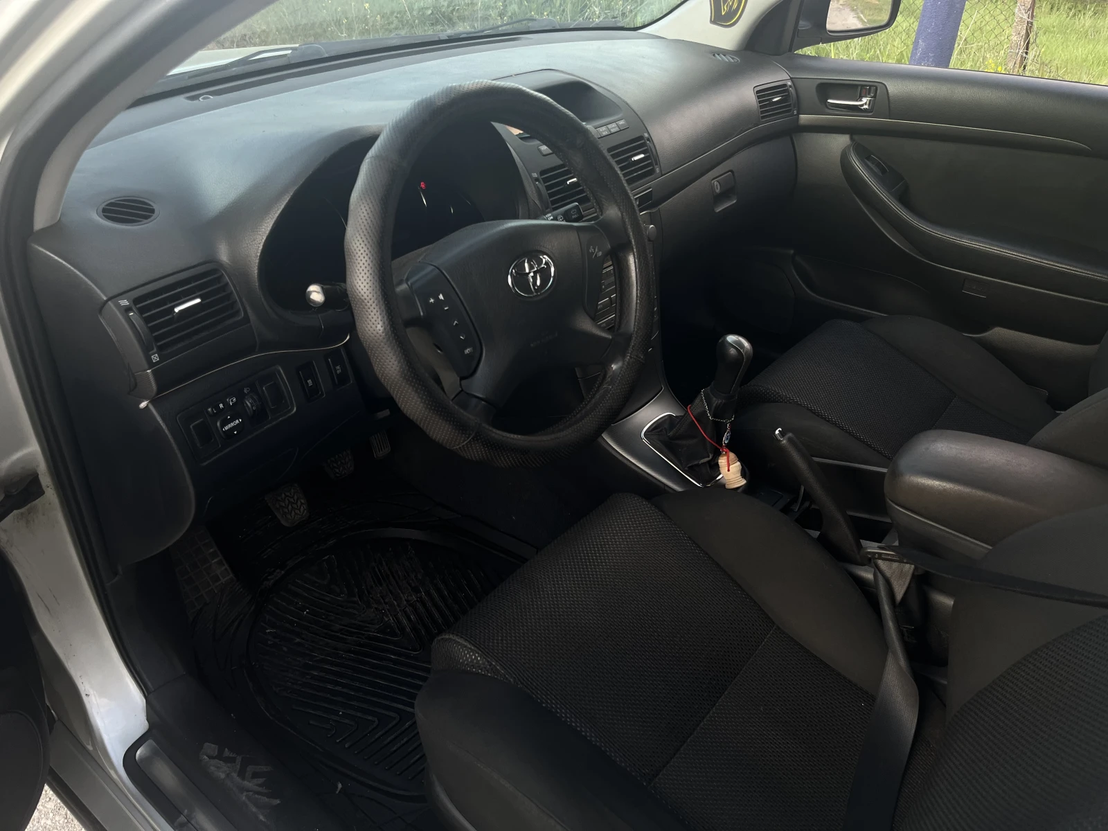 Toyota Avensis D4D 116кс., снимка 10 - Автомобили и джипове - 54347356