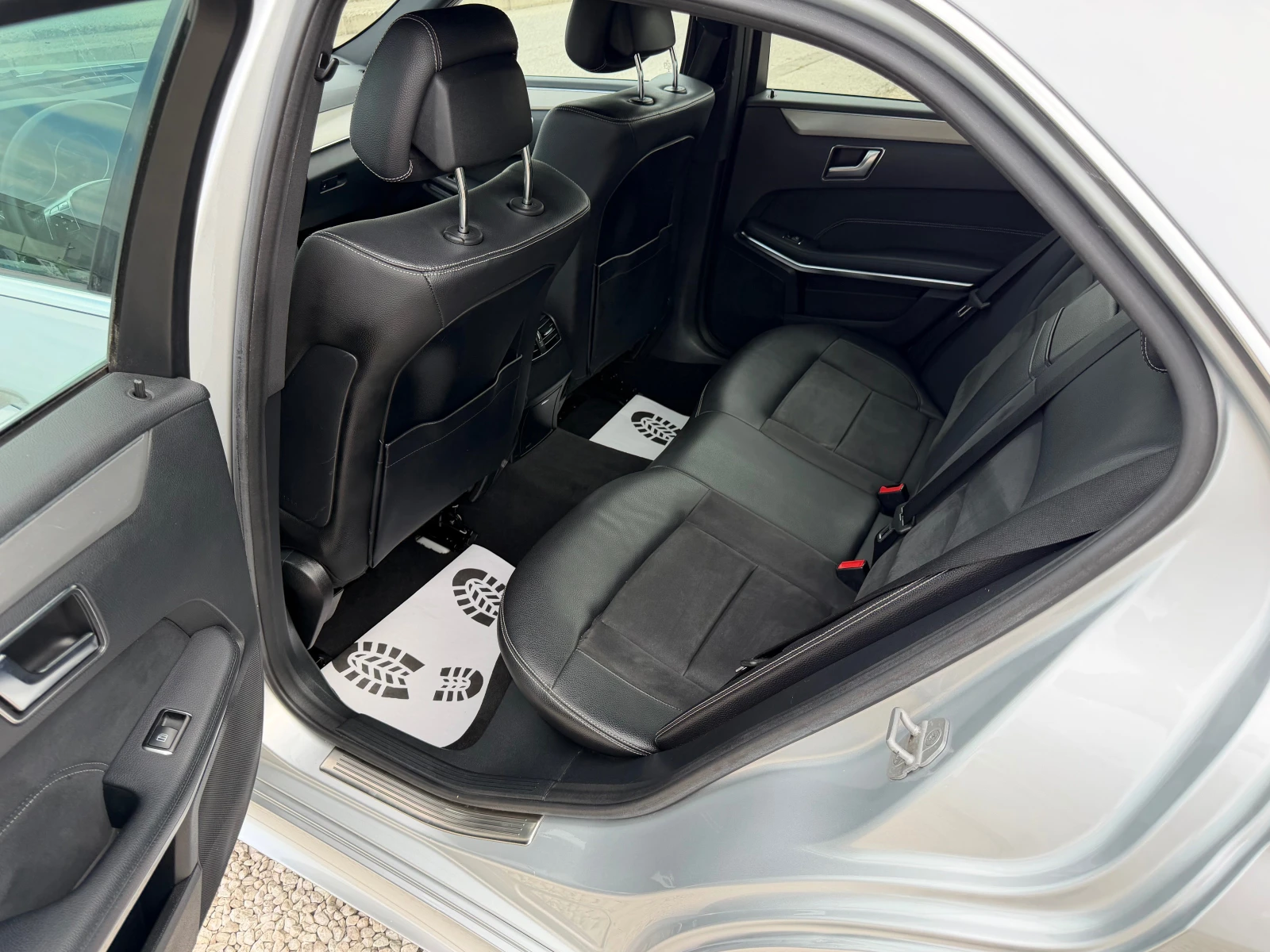 Mercedes-Benz E 200 2.2CDI* AMG* Pack, снимка 12 - Автомобили и джипове - 54457356