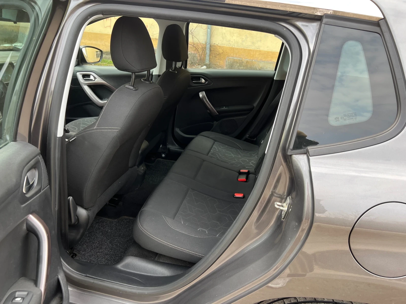 Peugeot 2008 1.2I, снимка 12 - Автомобили и джипове - 54461492