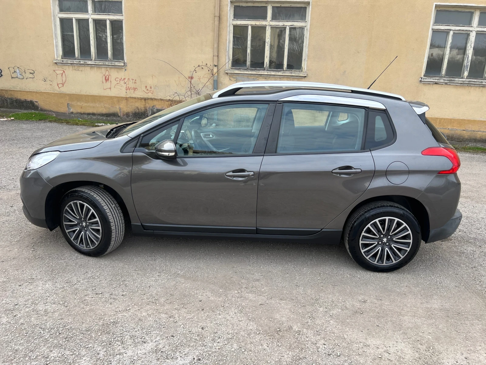 Peugeot 2008 1.2I, снимка 9 - Автомобили и джипове - 54461492