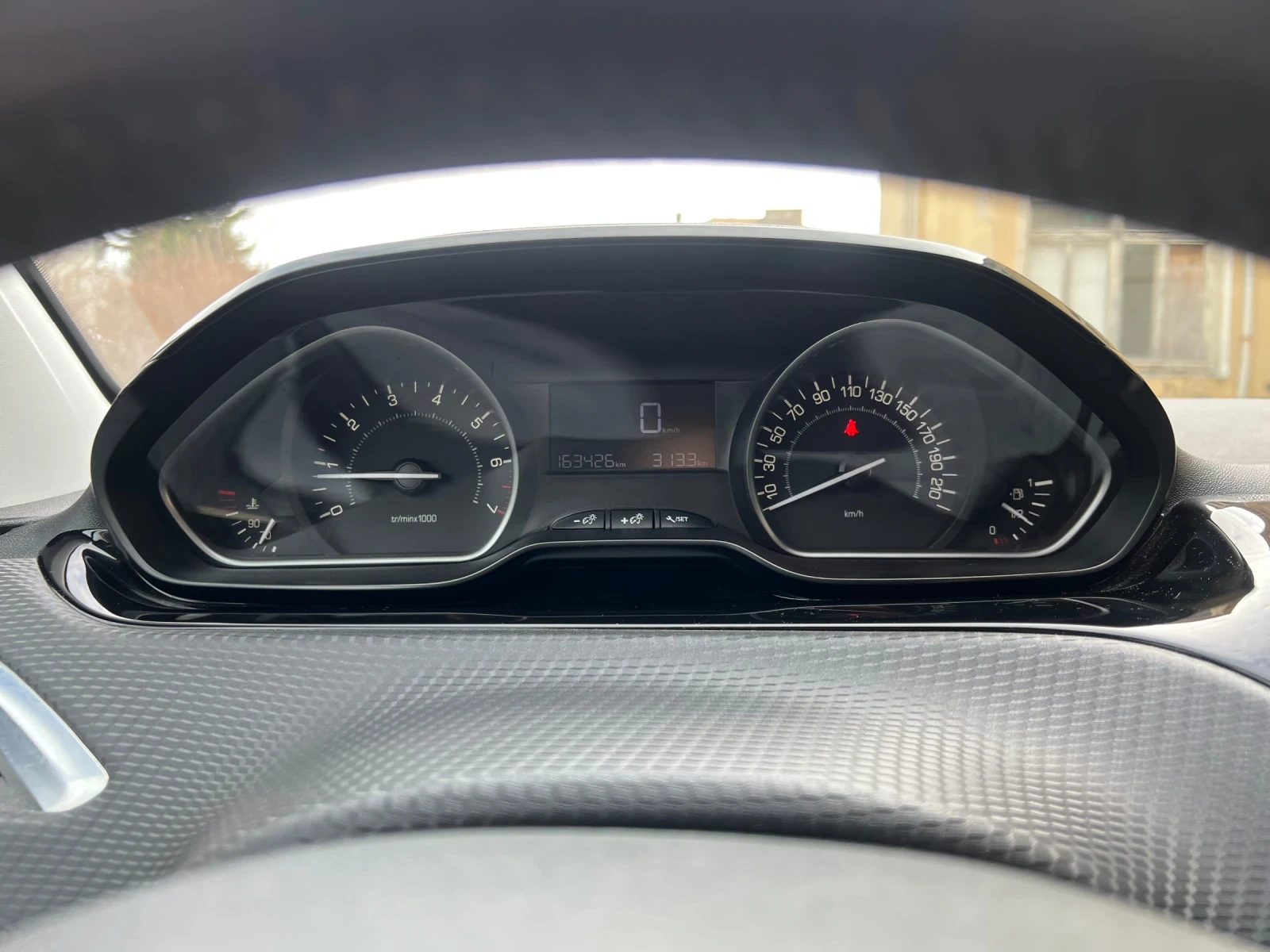 Peugeot 2008 1.2I, снимка 14 - Автомобили и джипове - 54461492