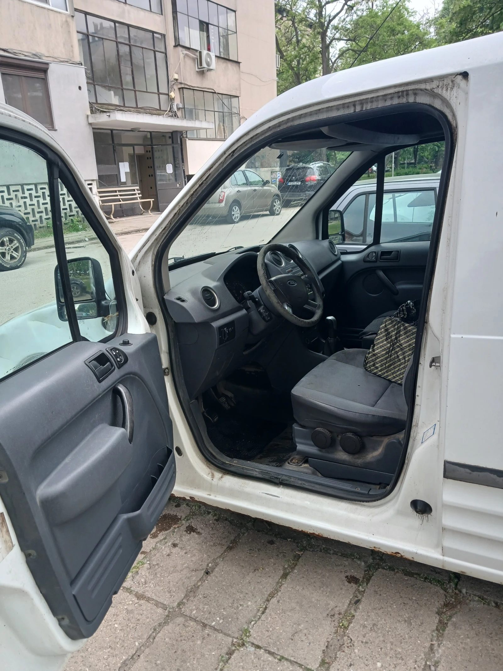 Ford Connect 1.8tdci, снимка 5 - Автомобили и джипове - 54475720