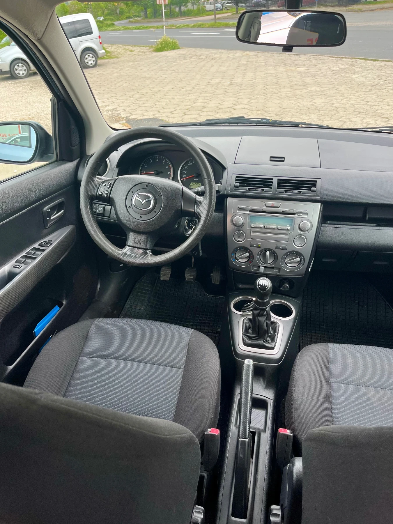 Mazda 2 1.4i 16V ГАЗ/ БЕНЗИН, снимка 12 - Автомобили и джипове - 54486132