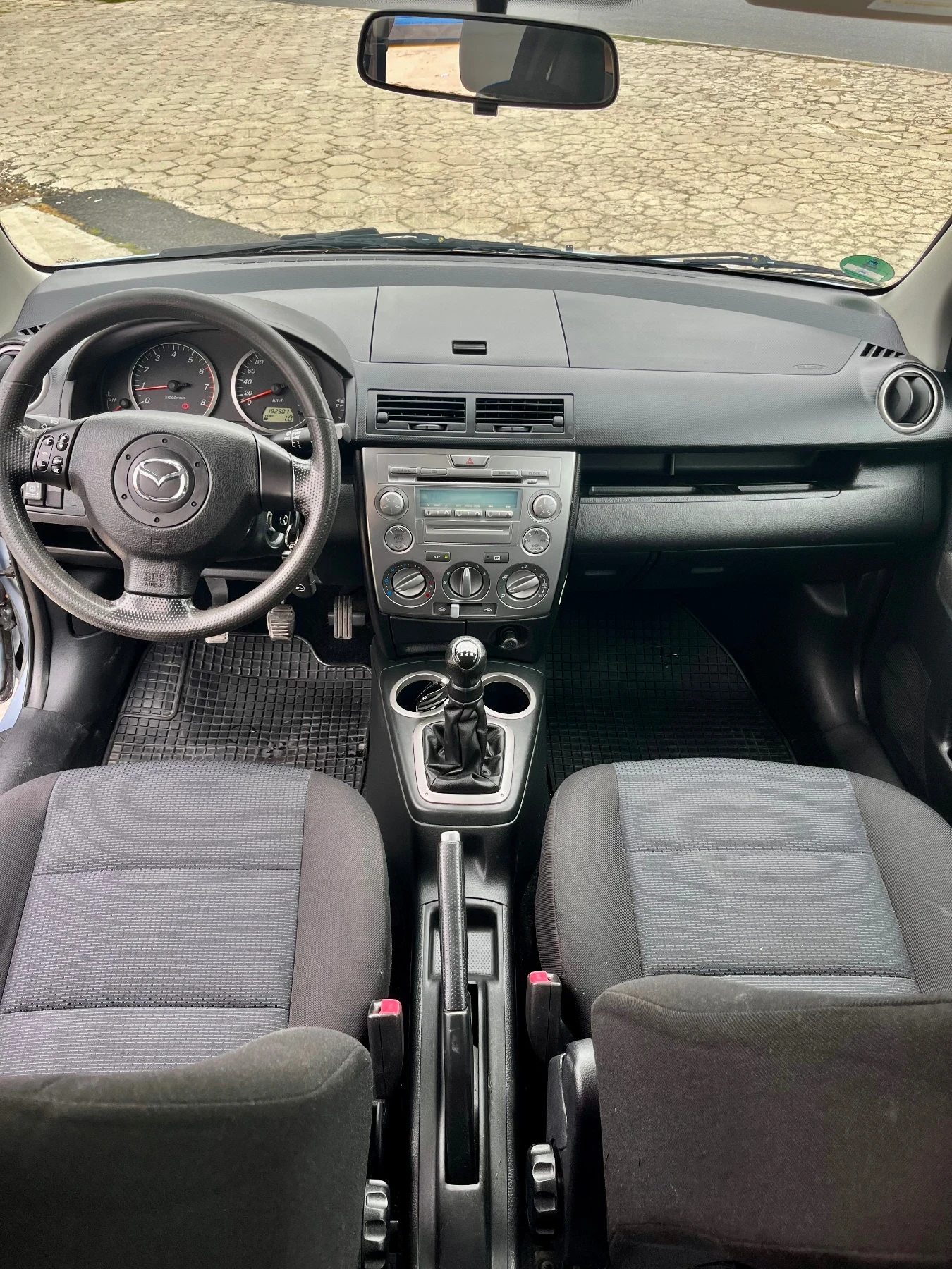 Mazda 2 1.4i 16V ГАЗ/ БЕНЗИН, снимка 9 - Автомобили и джипове - 54486132