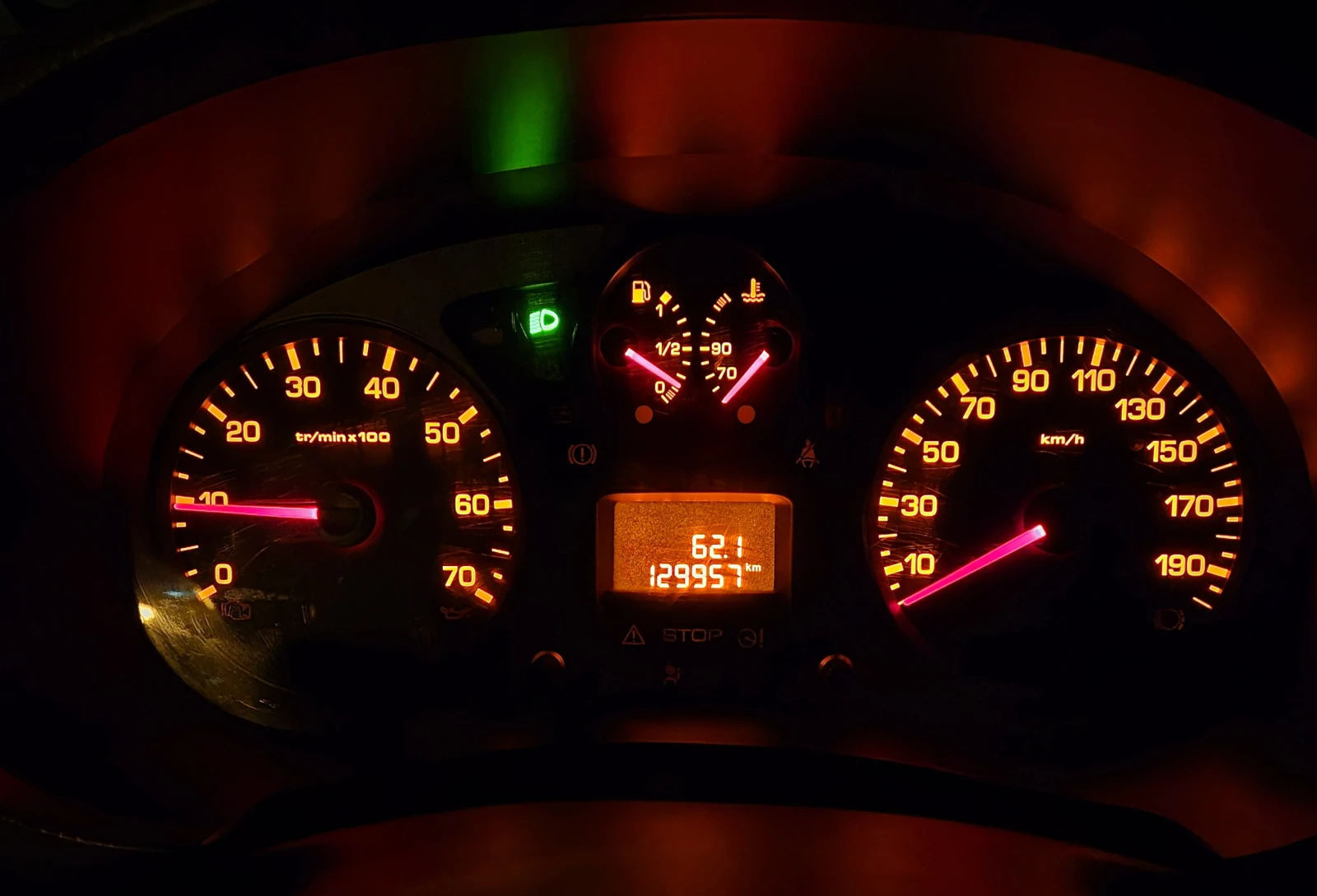 Peugeot Partner 1.6i Webasto, снимка 7 - Автомобили и джипове - 54570536