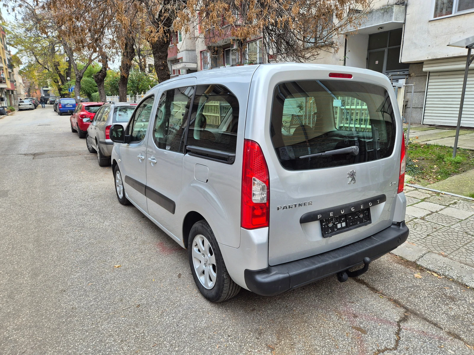 Peugeot Partner 1.6i Webasto, снимка 2 - Автомобили и джипове - 54570536