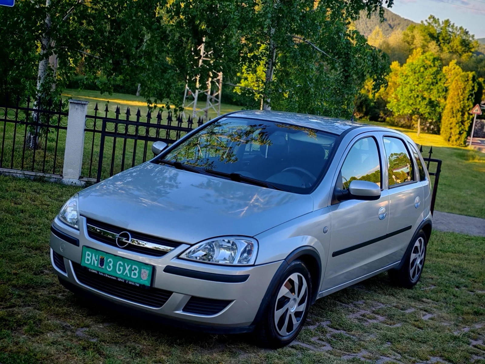 Opel Corsa 1.2I 16V(75)* FACELIFT* КЛИМАТИК* НОВ ВНОС* , снимка 2 - Автомобили и джипове - 54598719