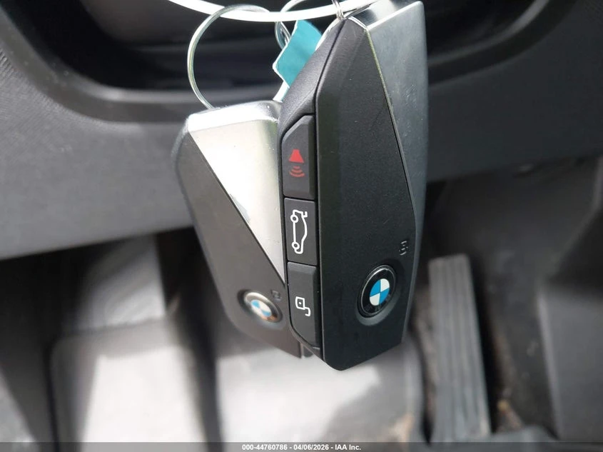 BMW iX xDrive50, снимка 11 - Автомобили и джипове - 54664192