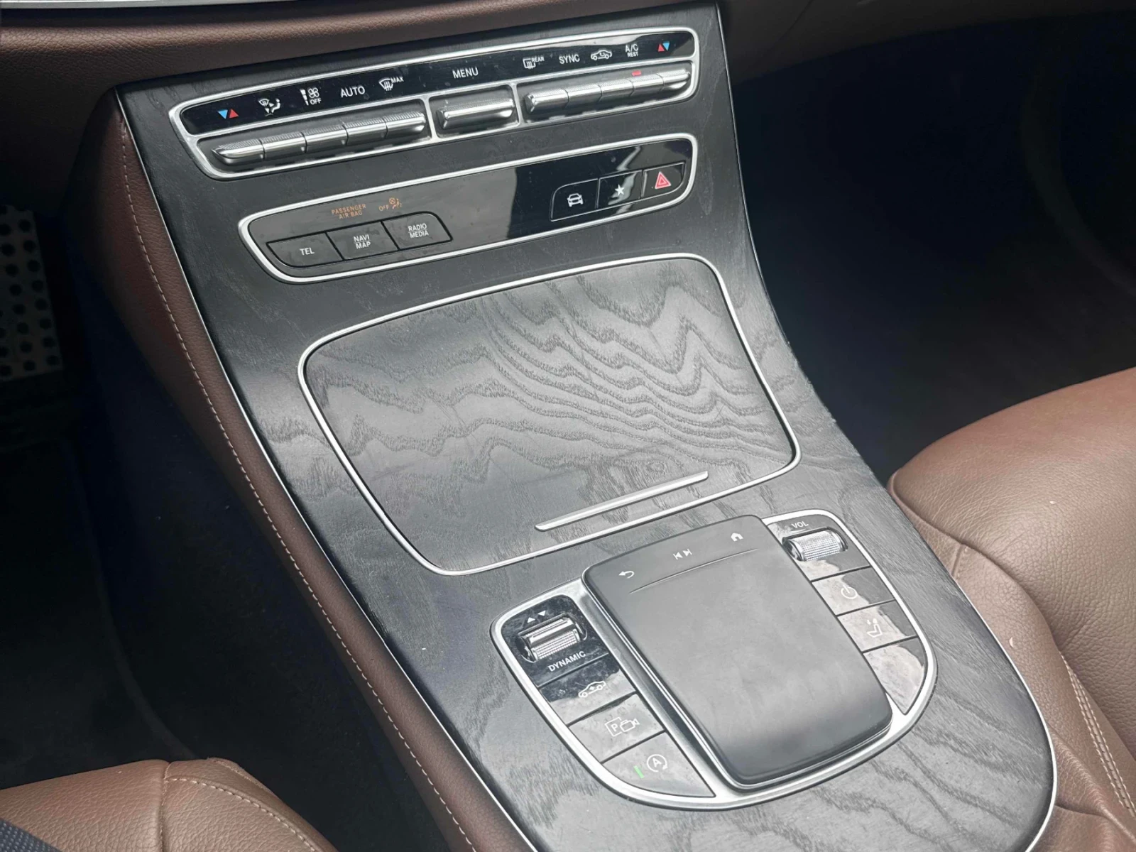 Mercedes-Benz E 450 ДИСТРОНИК * ПОДГРЕВ * ПАНОРАМА * BURMESTER, снимка 8 - Автомобили и джипове - 54841863