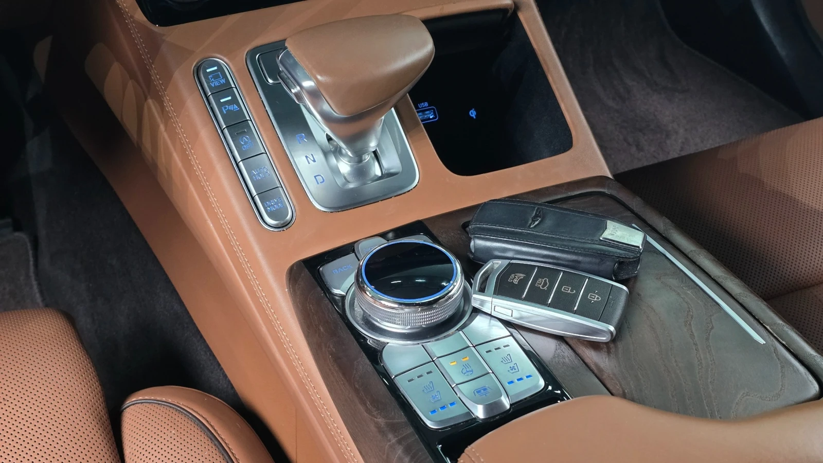 Genesis G90 3.3T AWD* Luxury* ДИСТРОНИК* 360КАМЕРА* ОБДУХ* , снимка 11 - Автомобили и джипове - 55102671