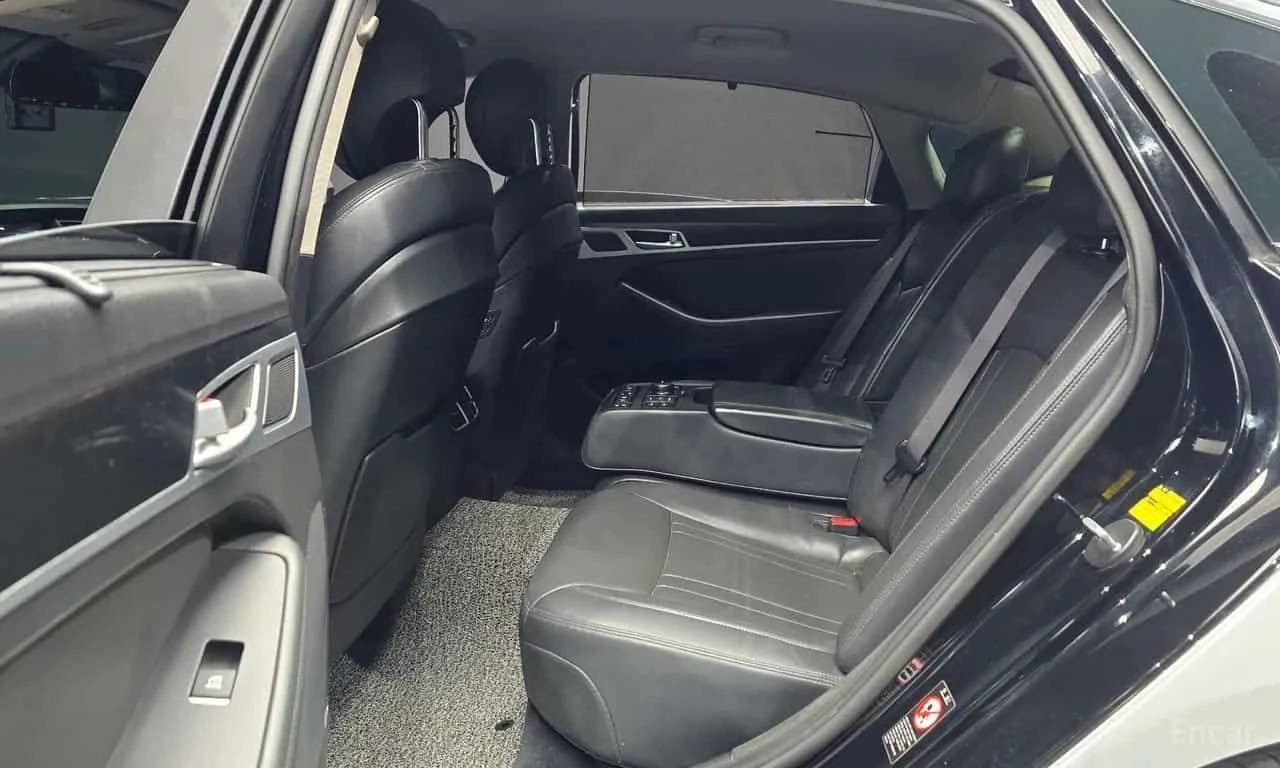 Hyundai Genesis * G380 Prestige AWD * 360 КАМЕРИ * ХЕДЪП, снимка 12 - Автомобили и джипове - 55564059