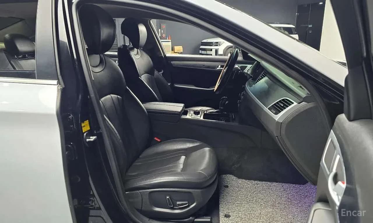 Hyundai Genesis * G380 Prestige AWD * 360 КАМЕРИ * ХЕДЪП, снимка 10 - Автомобили и джипове - 55564059