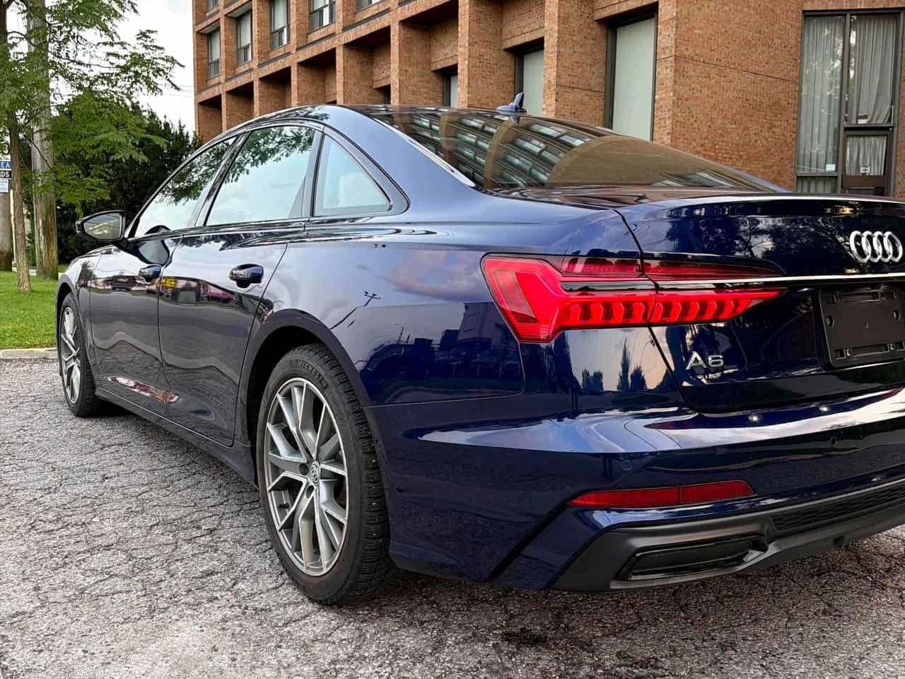 Audi A6 TECHNIK * BANG&OLUFSEN* ОБДУХВАНЕ* 360* АМБИЕНТНО*, снимка 6 - Автомобили и джипове - 55624225