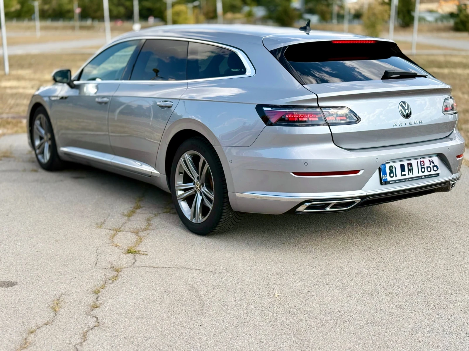 VW Arteon Shooting Brake 2.0 TDI R-LINE Масаж, снимка 6 - Автомобили и джипове - 55666924