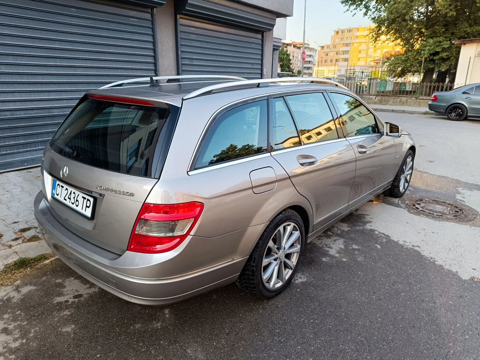 Mercedes-Benz C 180 Kompressor, снимка 3 - Автомобили и джипове - 55891213