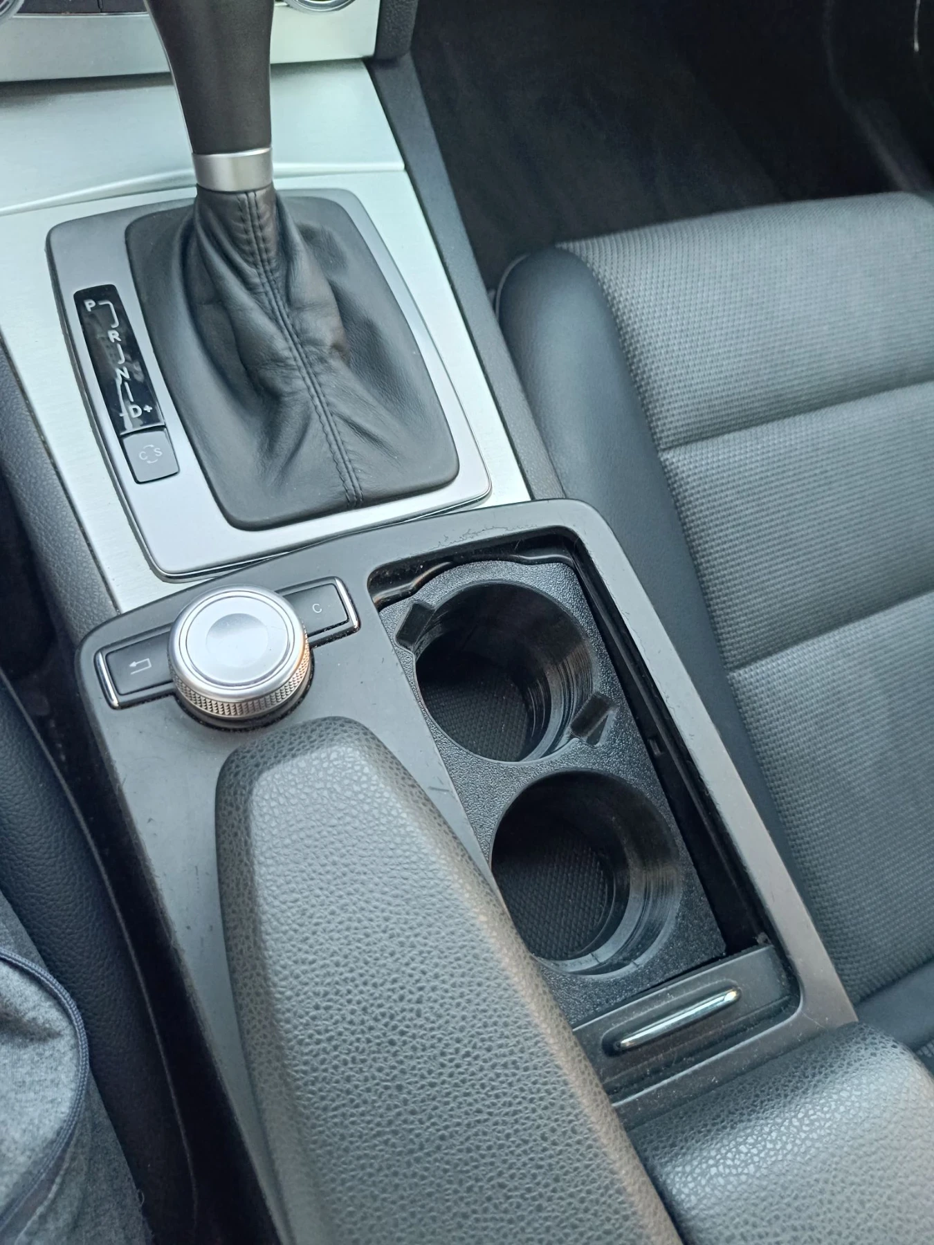 Mercedes-Benz C 180 Kompressor, снимка 9 - Автомобили и джипове - 55891213