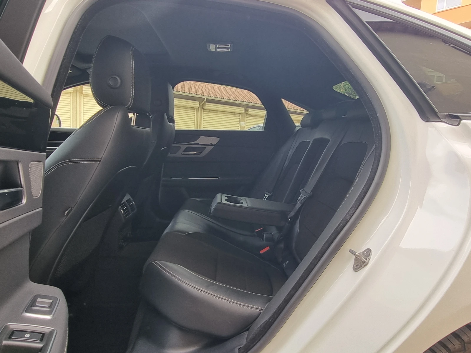 Jaguar Xf 2.0* 4X4* R-SPORT , снимка 15 - Автомобили и джипове - 56121534