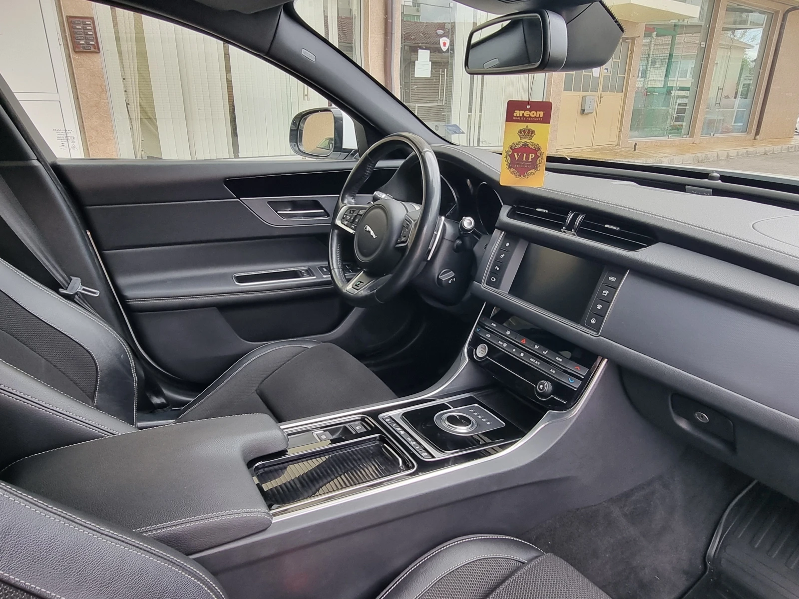 Jaguar Xf 2.0* 4X4* R-SPORT , снимка 14 - Автомобили и джипове - 56121534