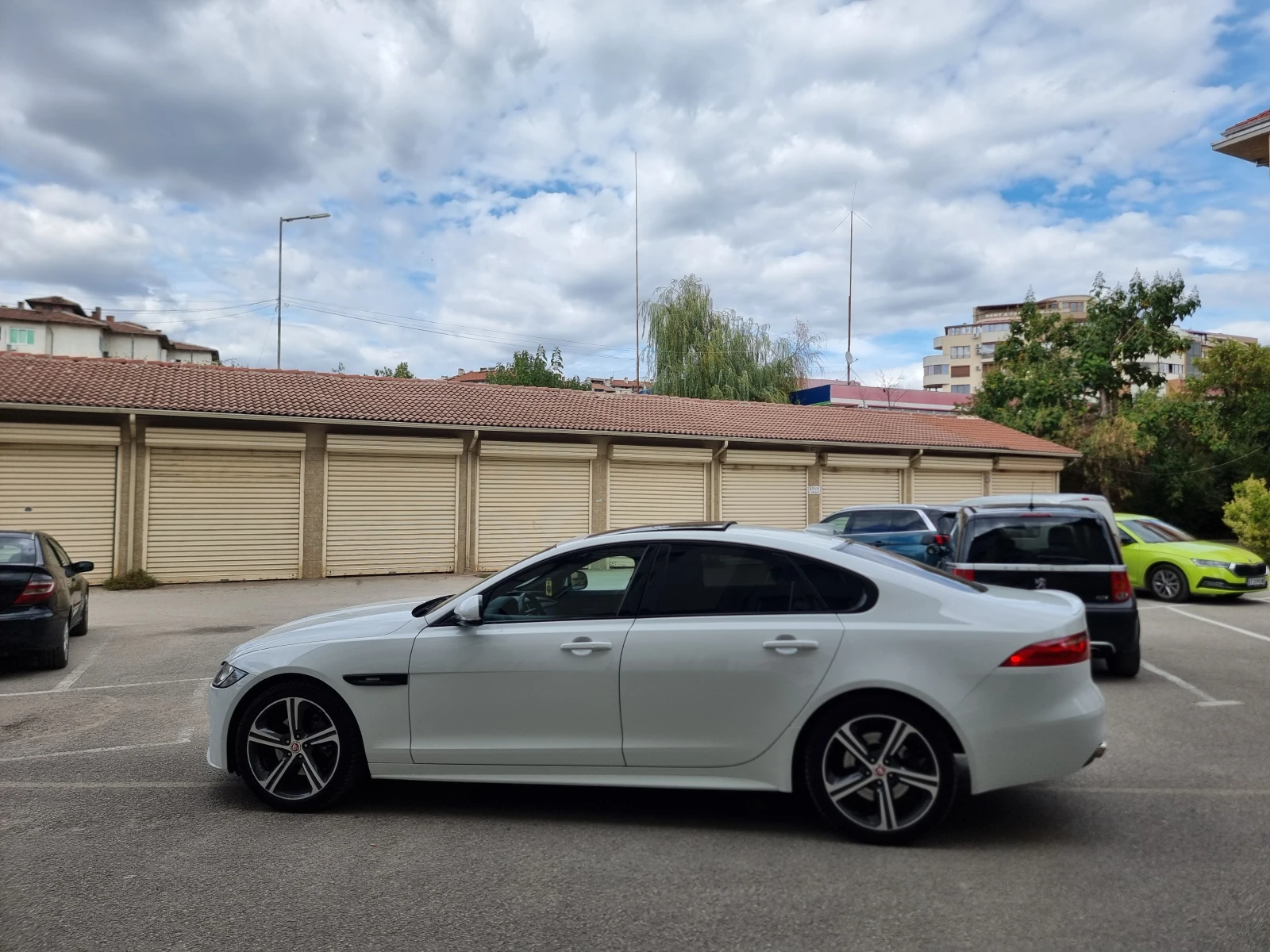 Jaguar Xf 2.0* 4X4* R-SPORT , снимка 9 - Автомобили и джипове - 56121534