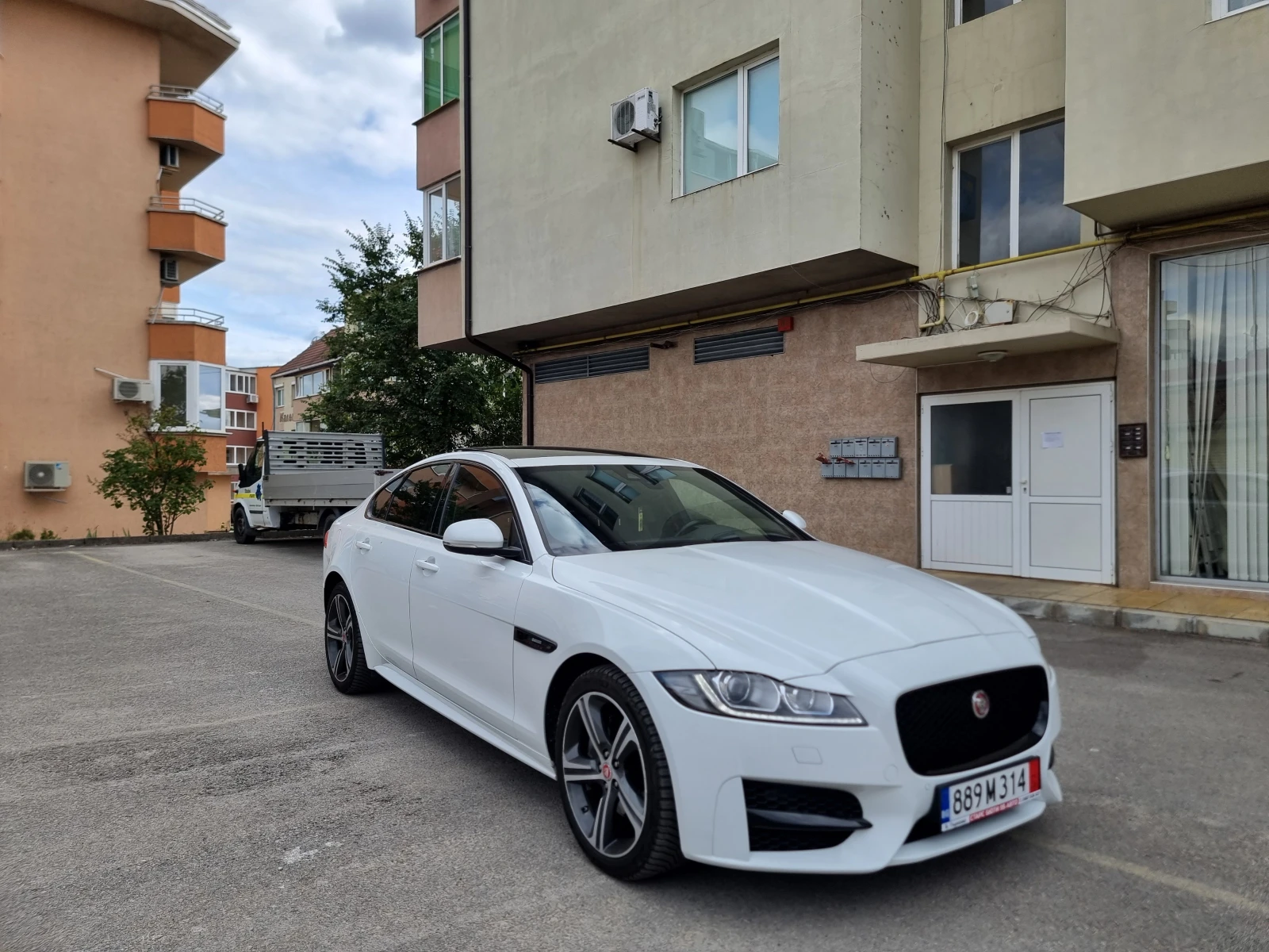 Jaguar Xf 2.0* 4X4* R-SPORT , снимка 3 - Автомобили и джипове - 56121534