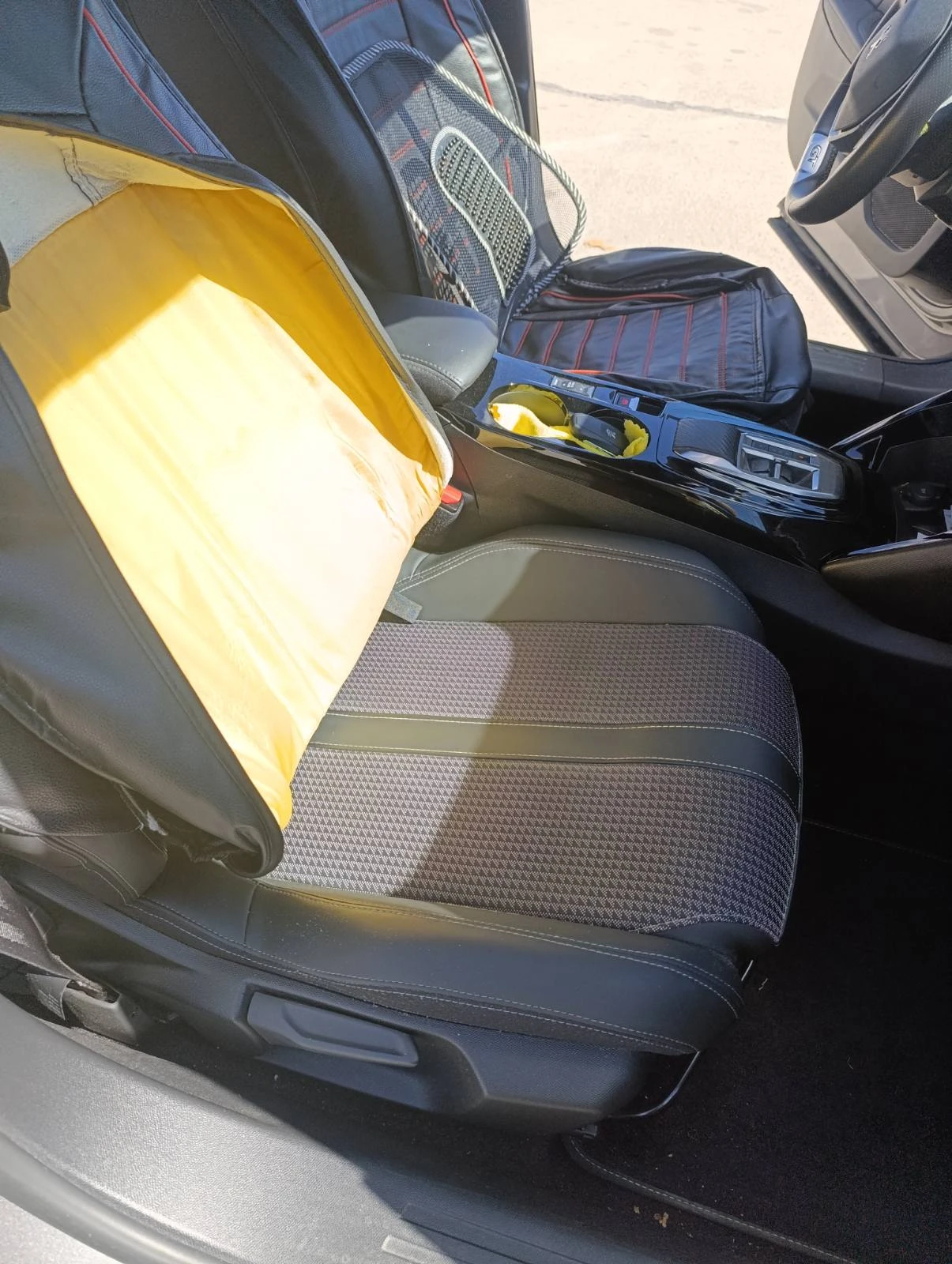 Peugeot 2008 GT, 1.5 BlueHDI, Digital 3D I-Cockpit, Panorama, снимка 15 - Автомобили и джипове - 56233003