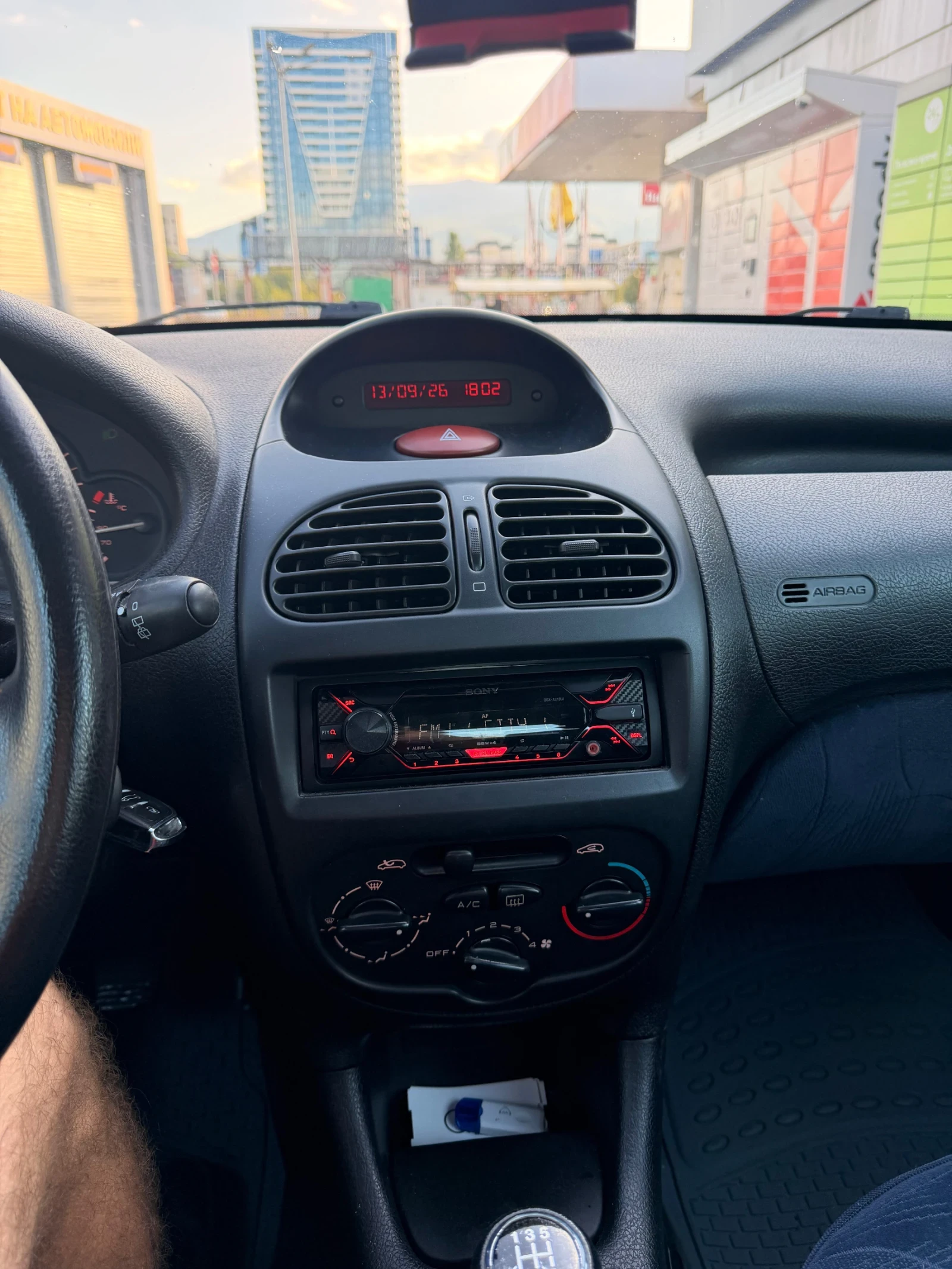 Peugeot 206, снимка 10 - Автомобили и джипове - 56233354