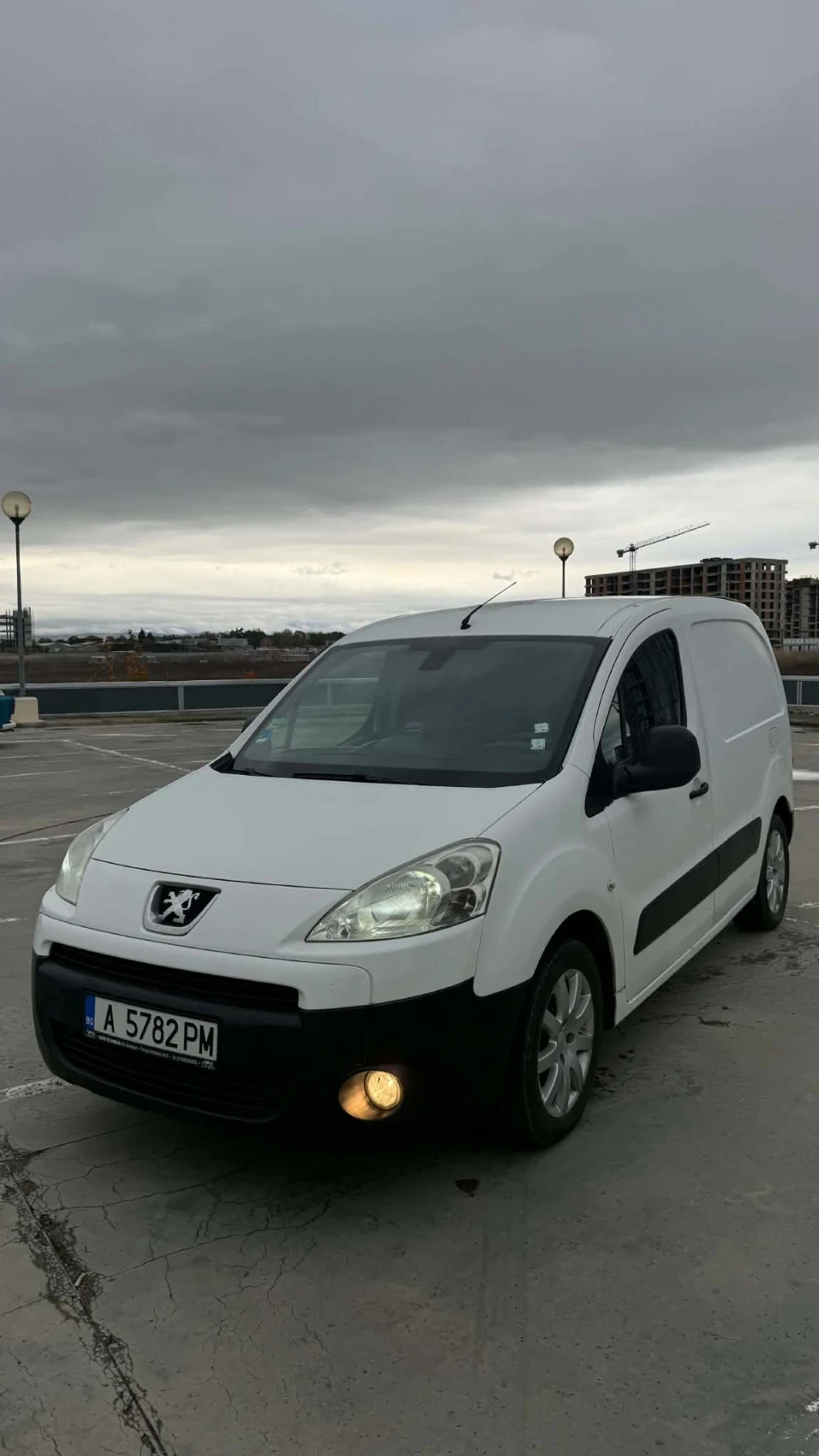 Peugeot Partner 1.6Hdi 90кс, снимка 3 - Автомобили и джипове - 56721885