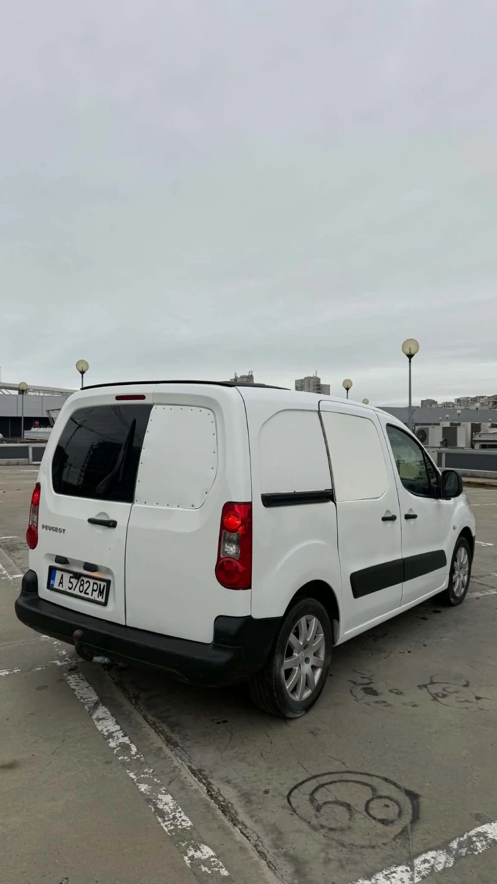 Peugeot Partner 1.6Hdi 90кс, снимка 5 - Автомобили и джипове - 56721885