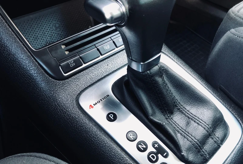VW Tiguan 2.0TDI 4X4 AUTOMATIC, снимка 8 - Автомобили и джипове - 52872841