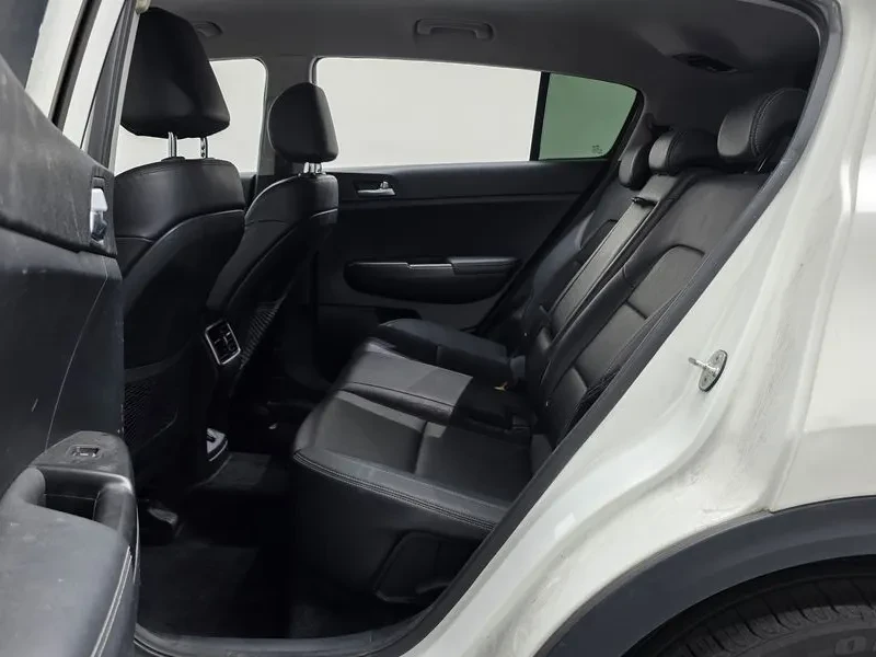 Kia Sportage 1.7 2WD, снимка 10 - Автомобили и джипове - 55789225